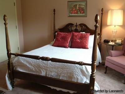 Montague Inn Saginaw Δωμάτιο φωτογραφία