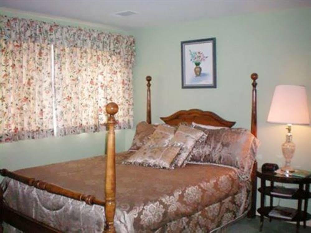 Montague Inn Saginaw Εξωτερικό φωτογραφία